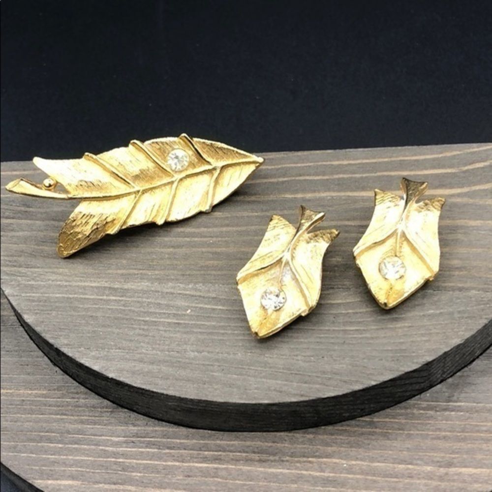 Stunning Vintage Brooch and Earring Leaf Set